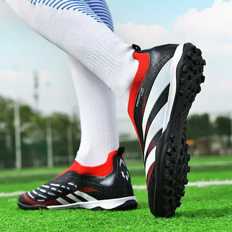 Predator Ultralight Soccer Sneakers